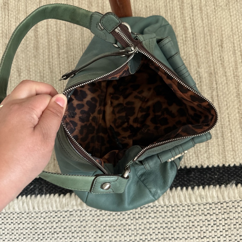 Y2K buckle bag in sage green - Picture 7 of 8
